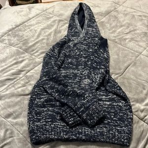 Pullover blue and white hooded sweater